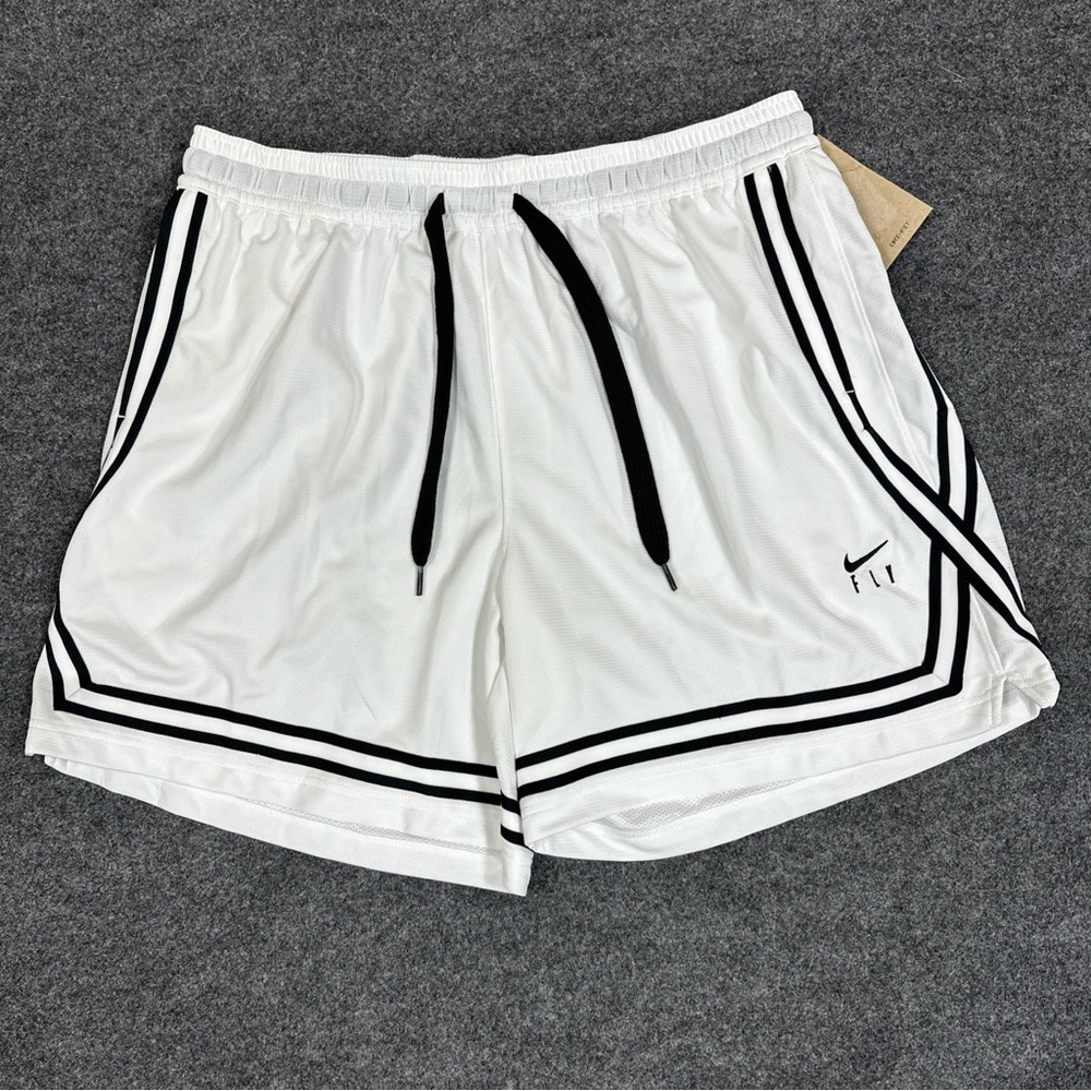 Nike Basketball Shorts Womens XL Fly Crossover Dri Fit White Black Loose Fit NWT